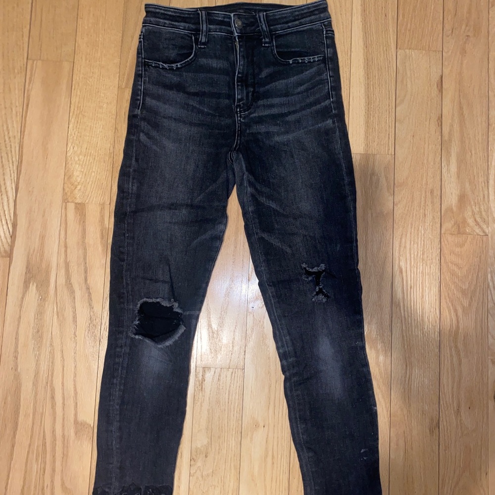 American Eagle Distressed Jean Rare!